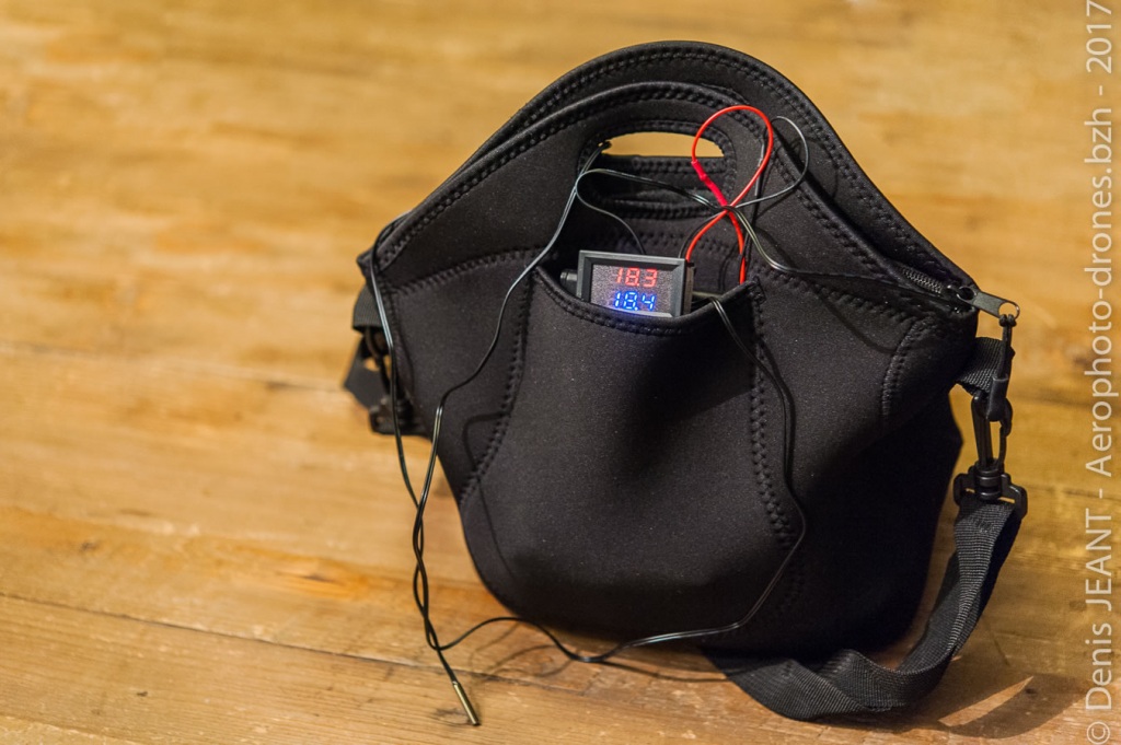 Sac chauffe-batteries fermé avec le thermomètre à deux sondes 