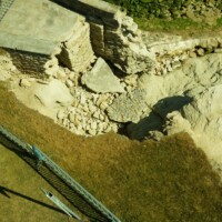 Inspection d'une digue écroulée - © Denis JEANT