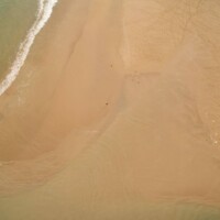 Plage de Donnant à marée haute, à Belle-île-en-mer (56) - © Denis JEANT